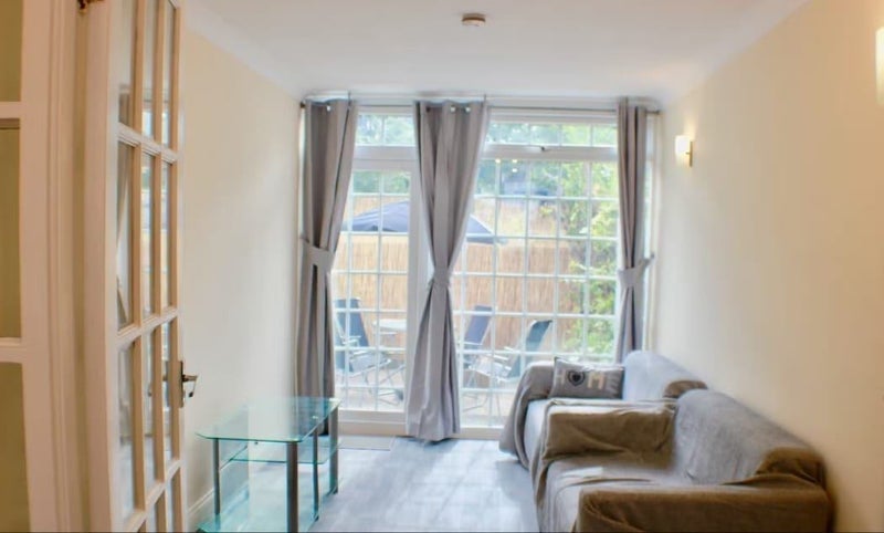 Room John Barnes Walk in Greater London