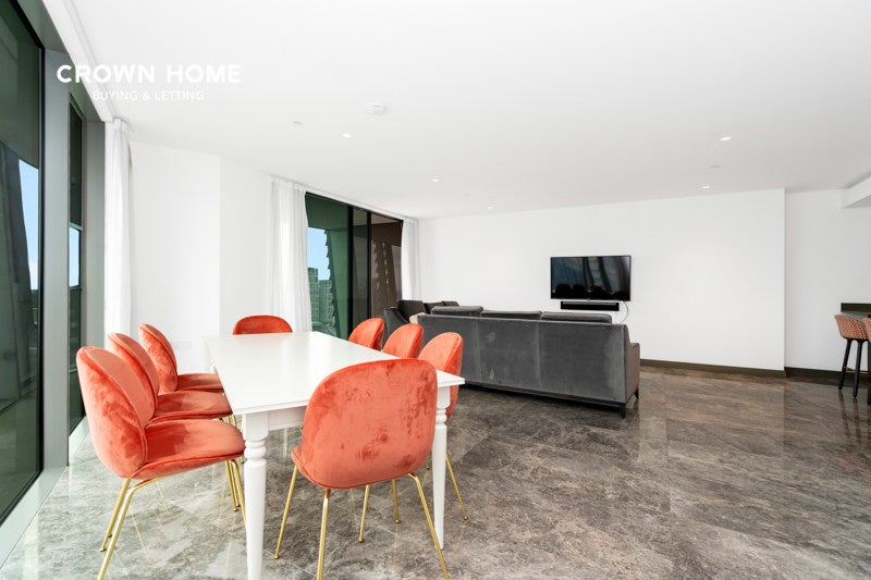 Flat Blackfriars Road in Greater London