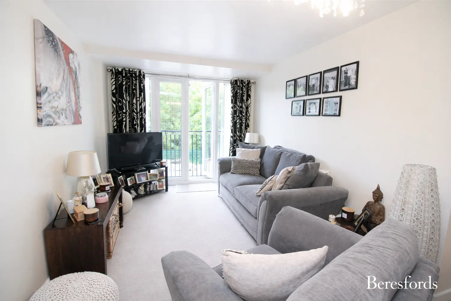 Flat Radford Way in Billericay