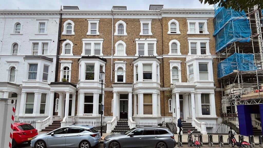Flat Nevern Place in Greater London