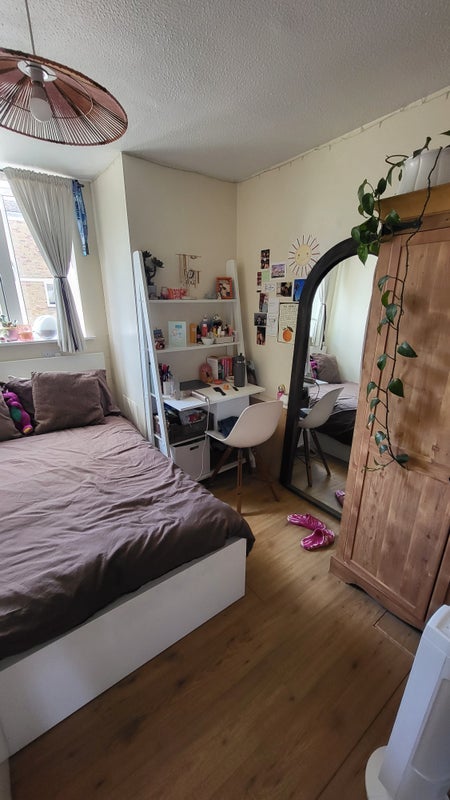 Room Lucey Road in Greater London