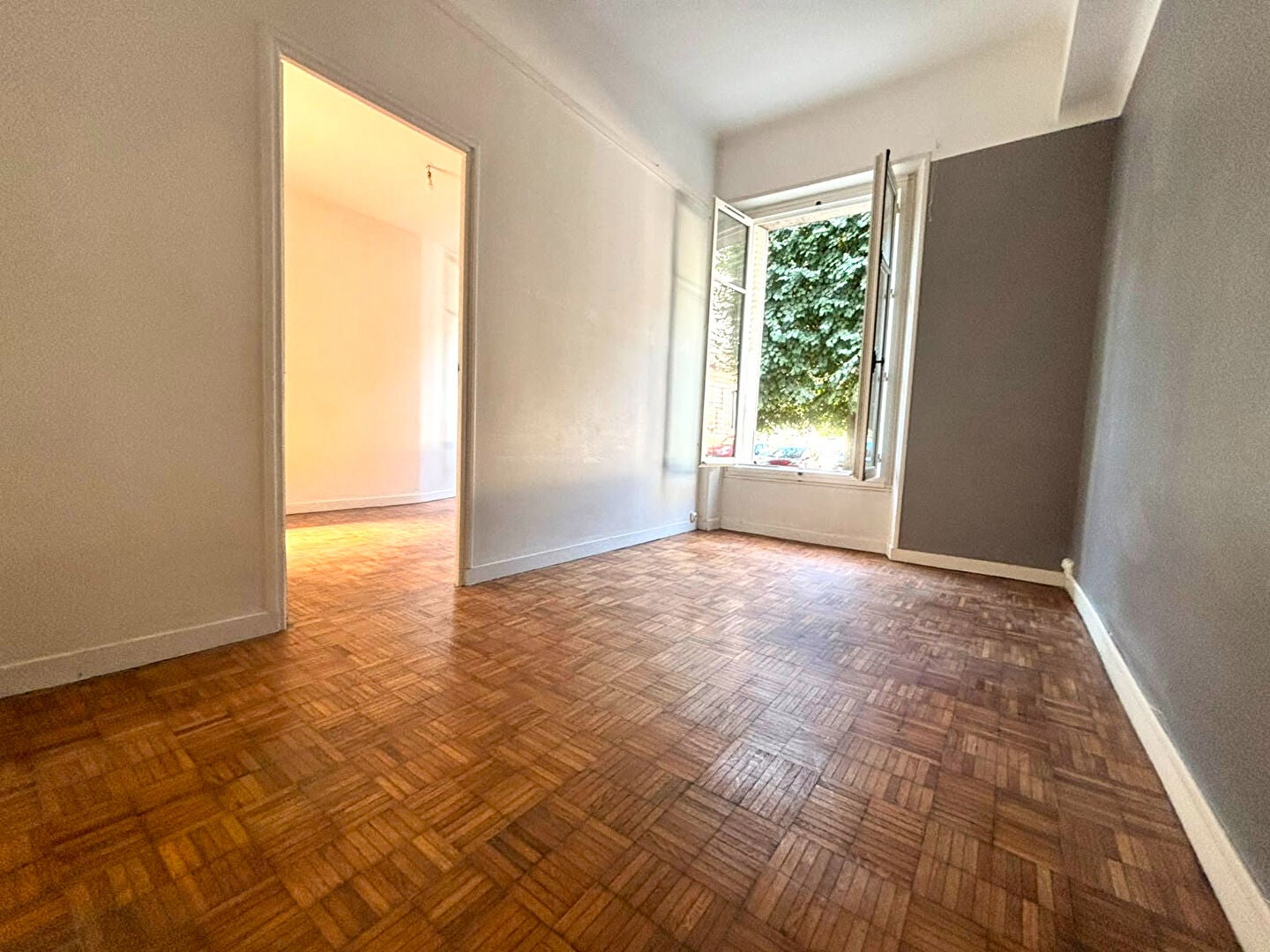 Flat Place Roger Salengro in Nantes