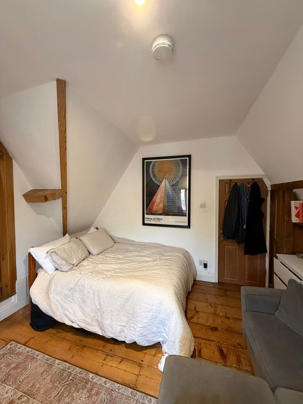 Room Commercial Street in Greater London