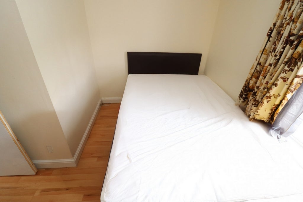 Room Globe Road in Greater London