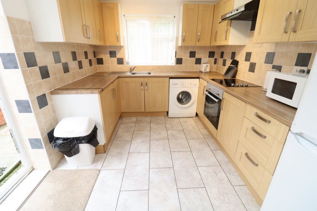 Room Globe Road in Greater London
