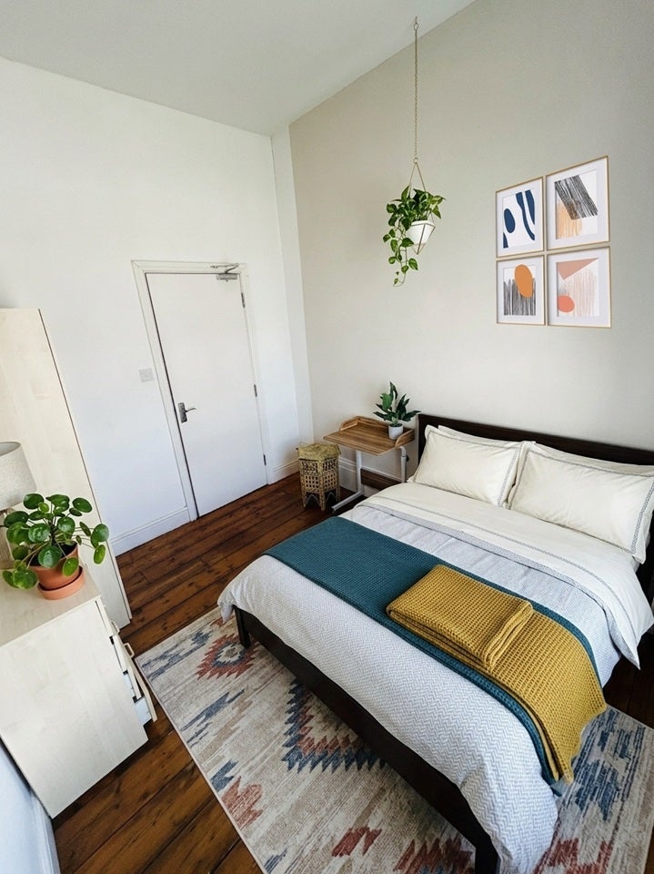 Room Coldharbour Lane in Greater London