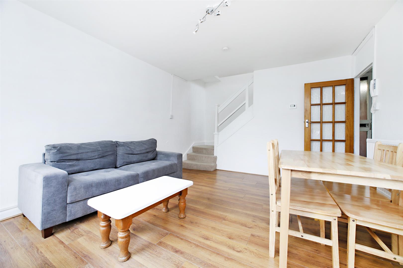 Flat Achillies Close in Greater London