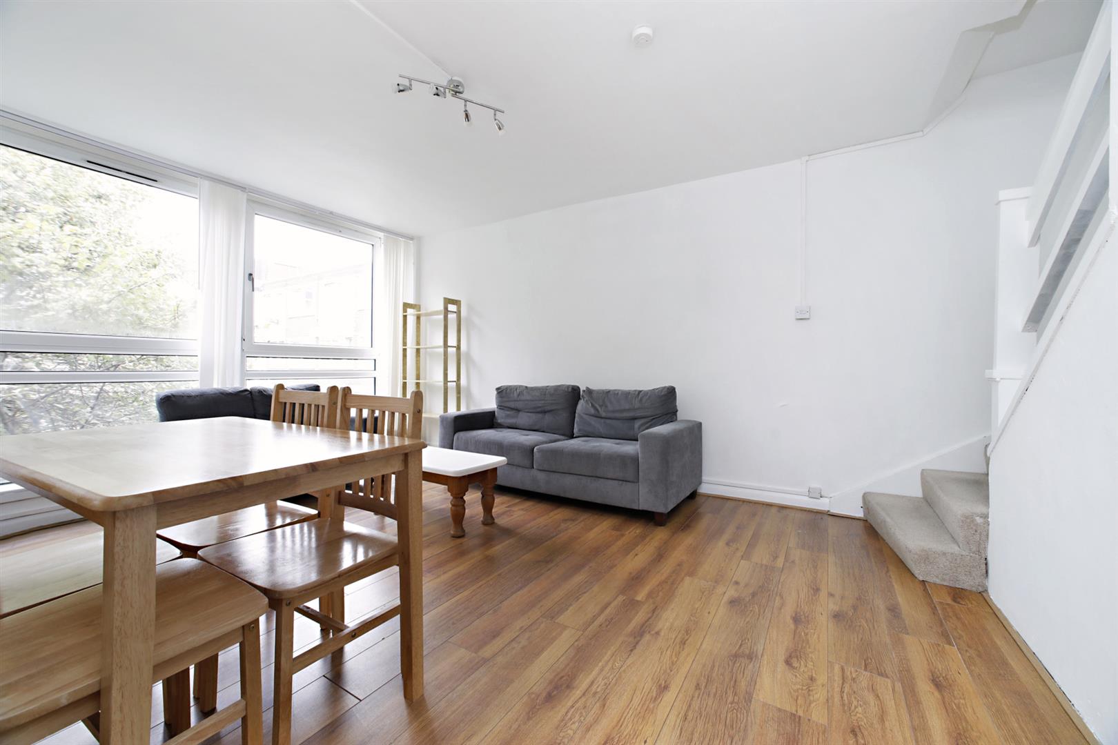 Flat Achillies Close in Greater London