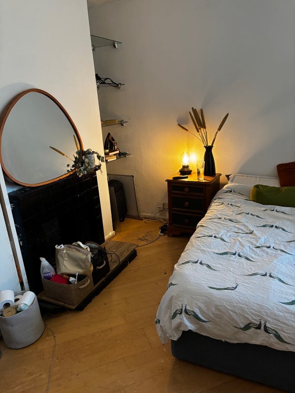 Room Sulgrave Gardens in Greater London