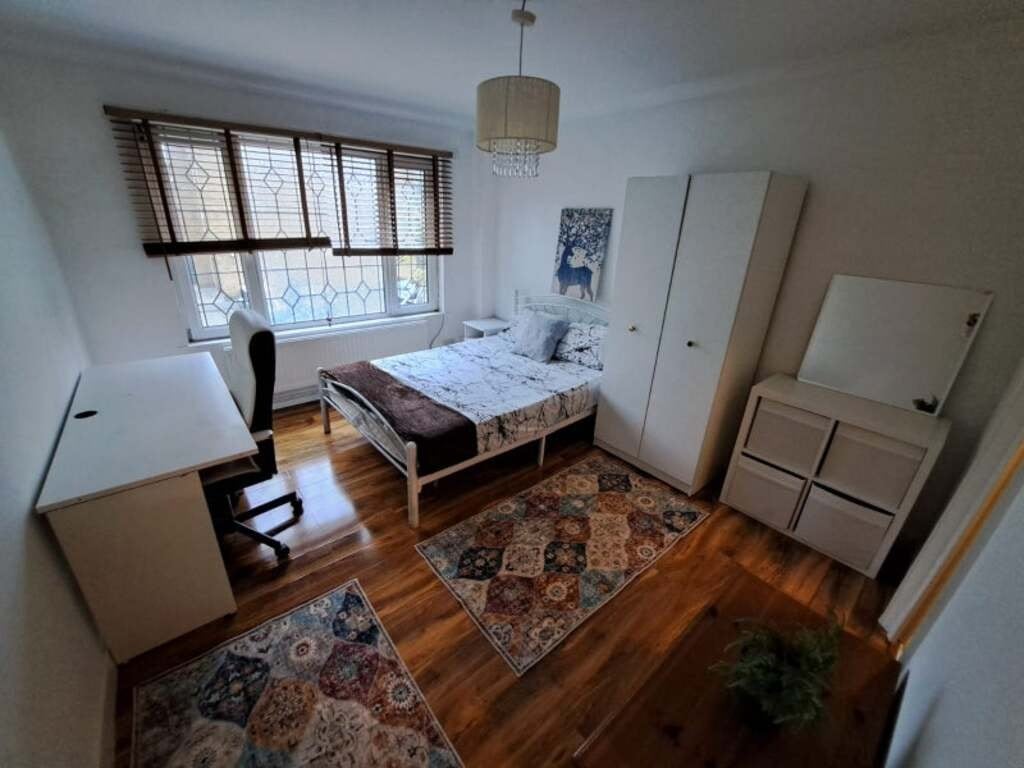 Room Brabazon Street in Greater London