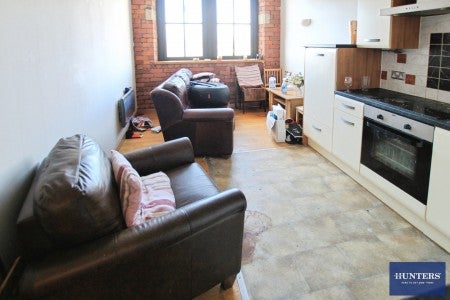 Flat Byron Street in Bradford