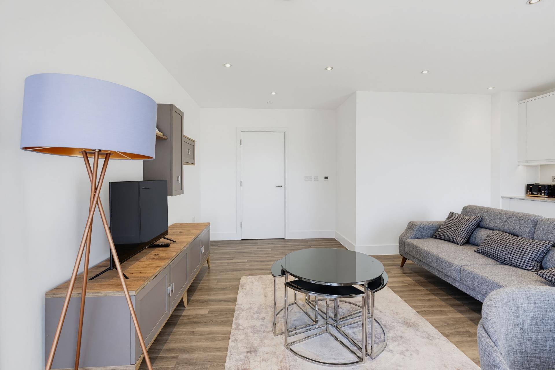 Flat Lismore Boulevard in Greater London