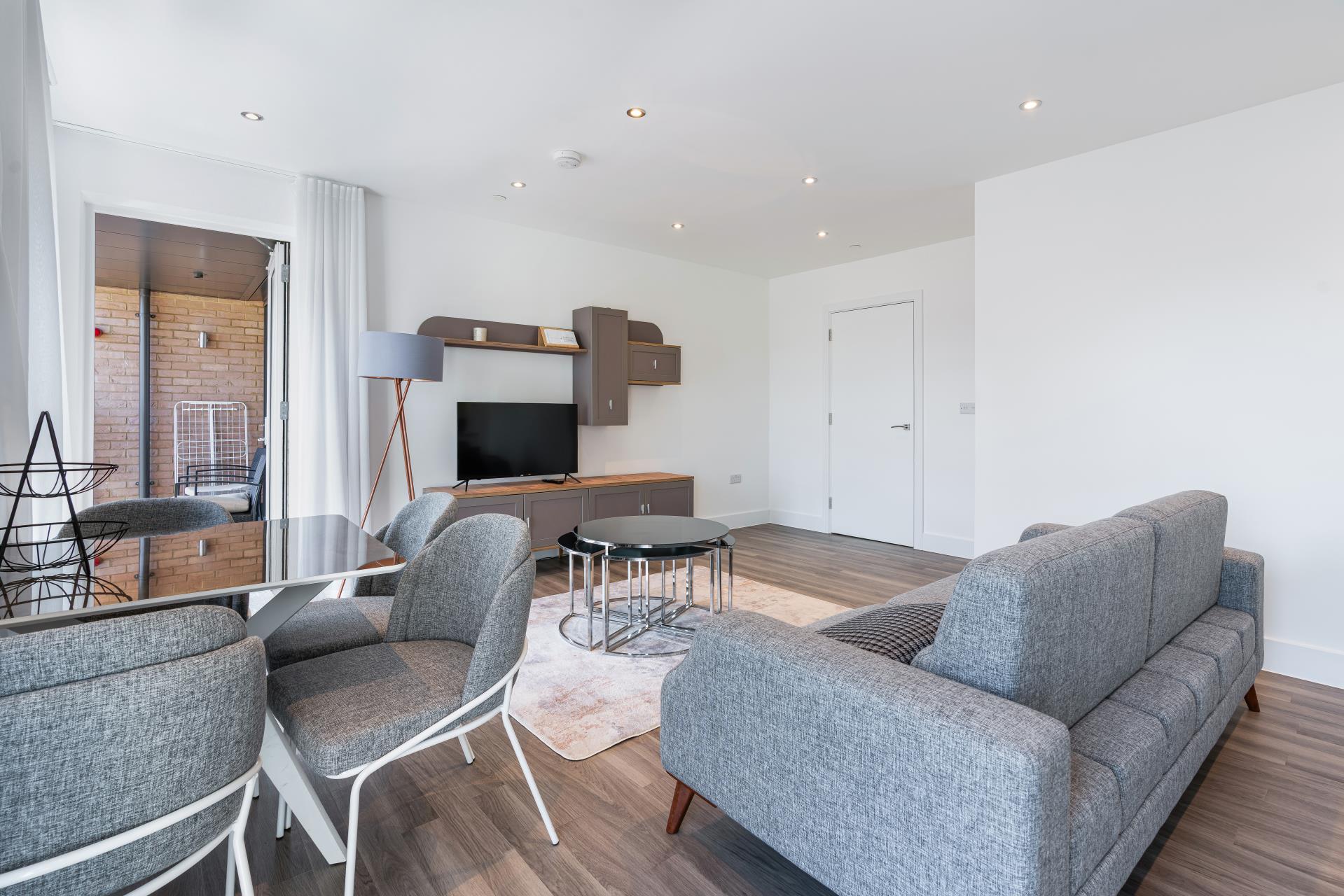Flat Lismore Boulevard in Greater London