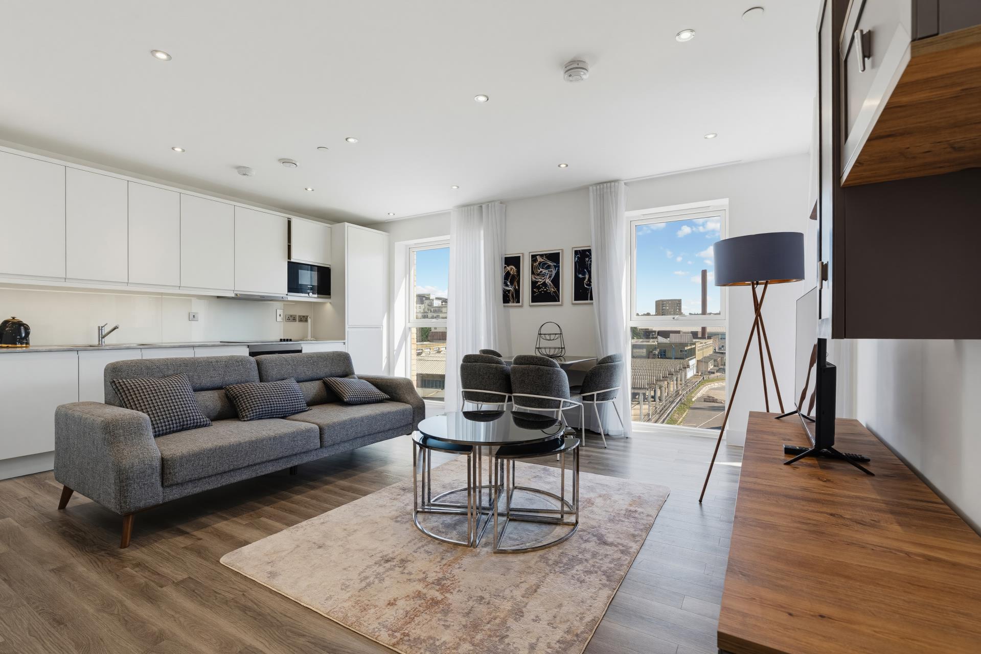 Flat Lismore Boulevard in Greater London