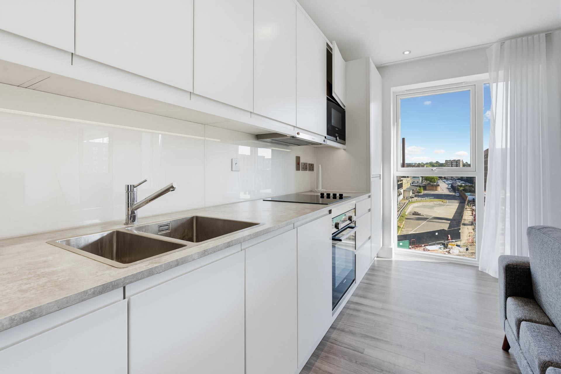 Flat Lismore Boulevard in Greater London
