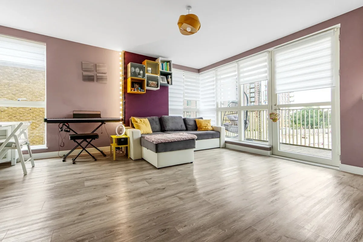 Flat Ryan Close in Greater London