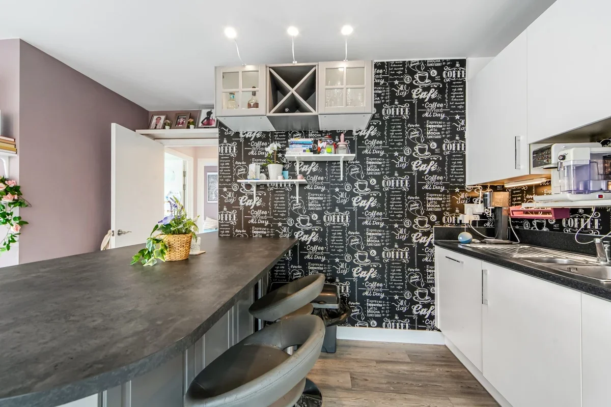 Flat Ryan Close in Greater London