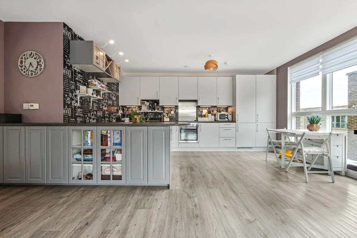 Flat Ryan Close in Greater London