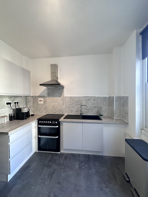 Room Tooley Street in Greater London