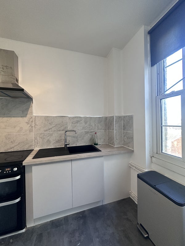 Room Tooley Street in Greater London