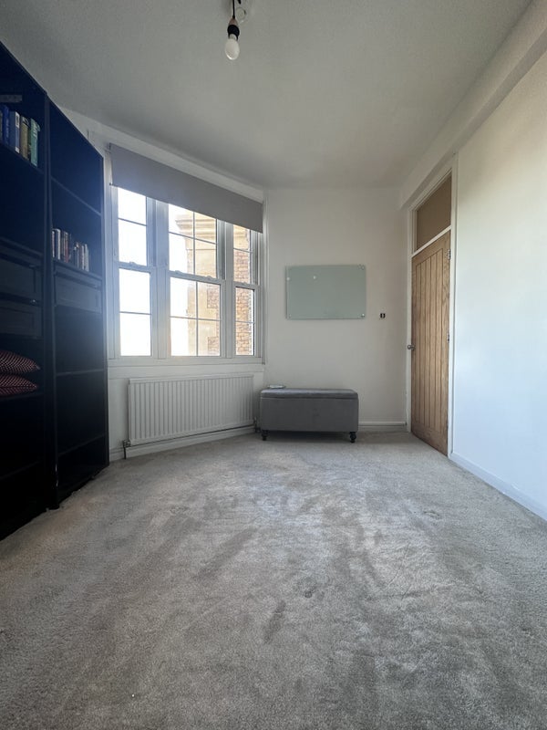Room Tooley Street in Greater London