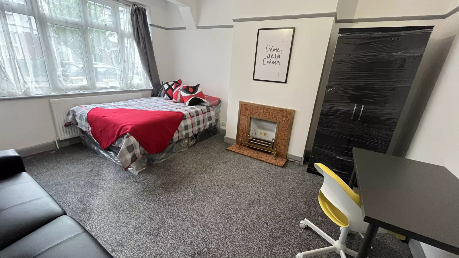 Room Sherwood Road in Greater London