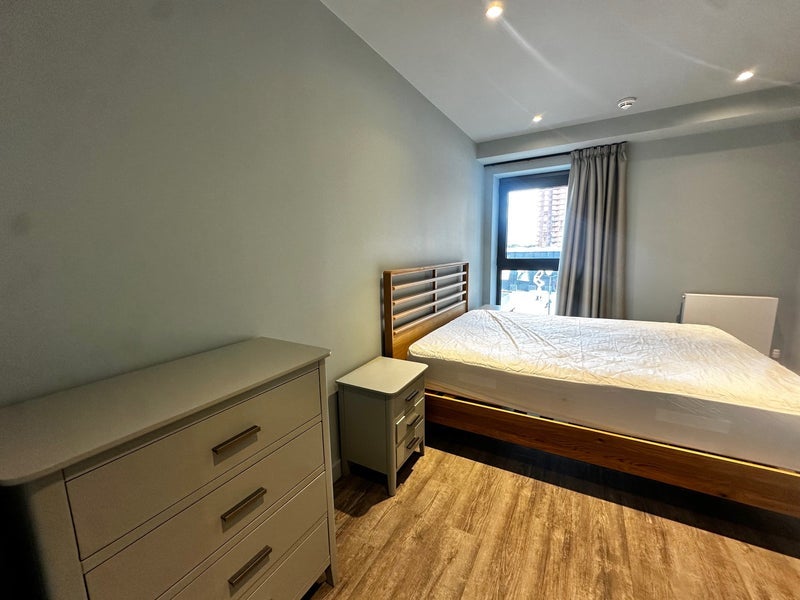 Room Marley Street in Greater London