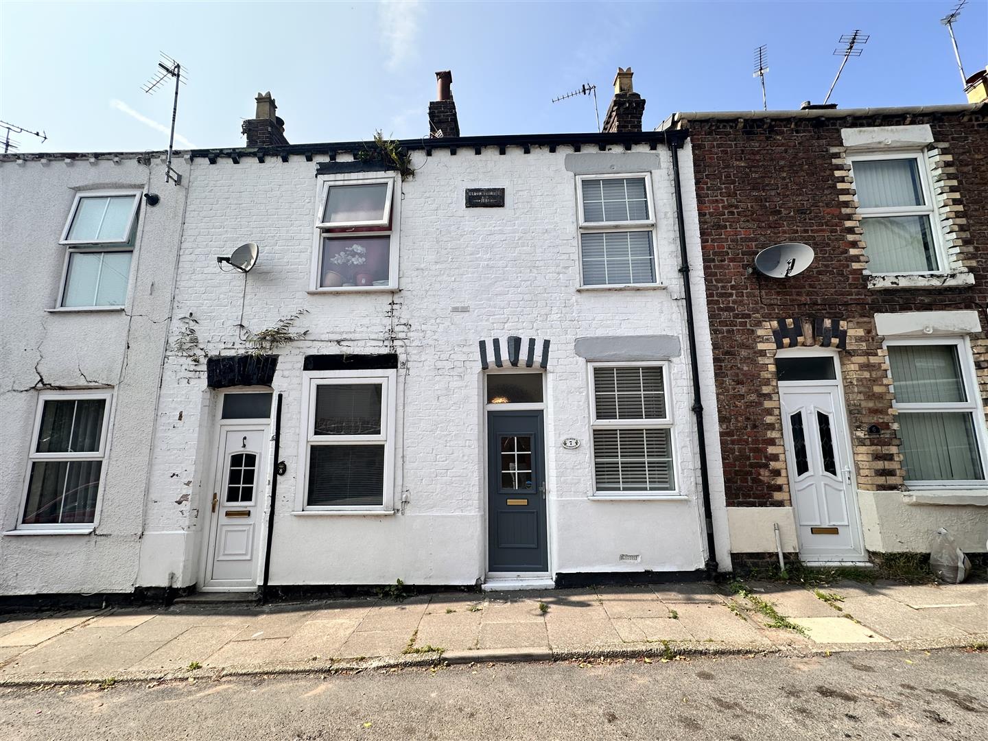 House Eldon Terrace in Neston