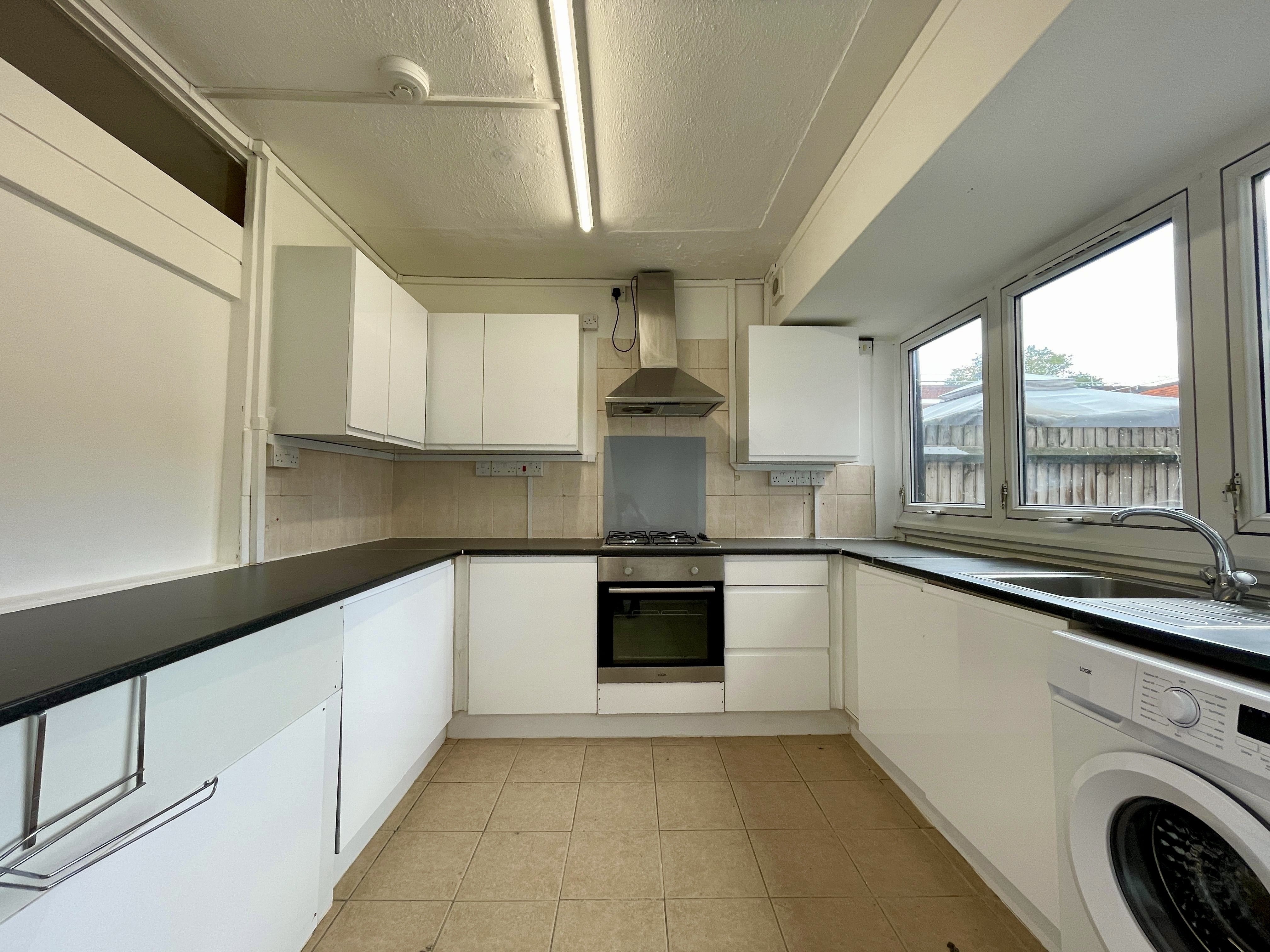 Flat Carlton Grove in Greater London