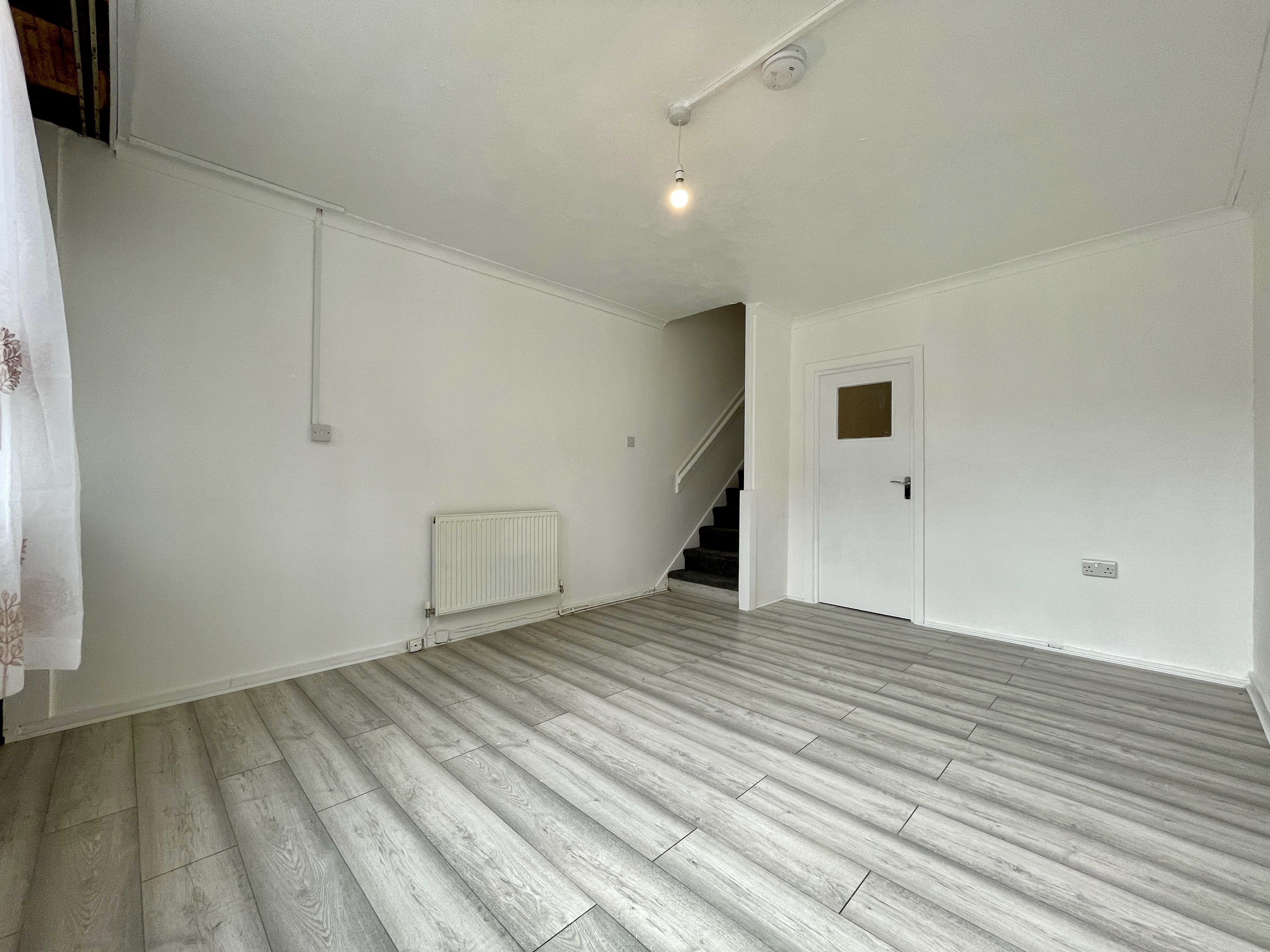 Flat Carlton Grove in Greater London