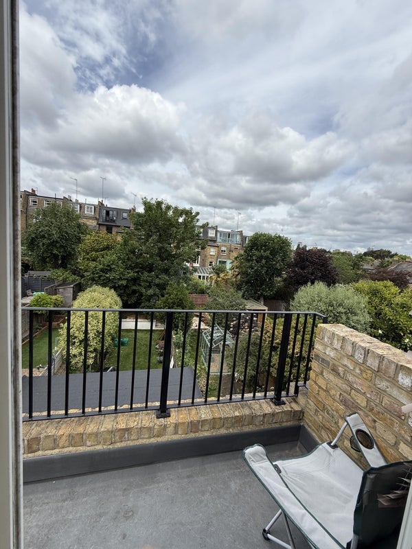 Room Glycena Road in Greater London