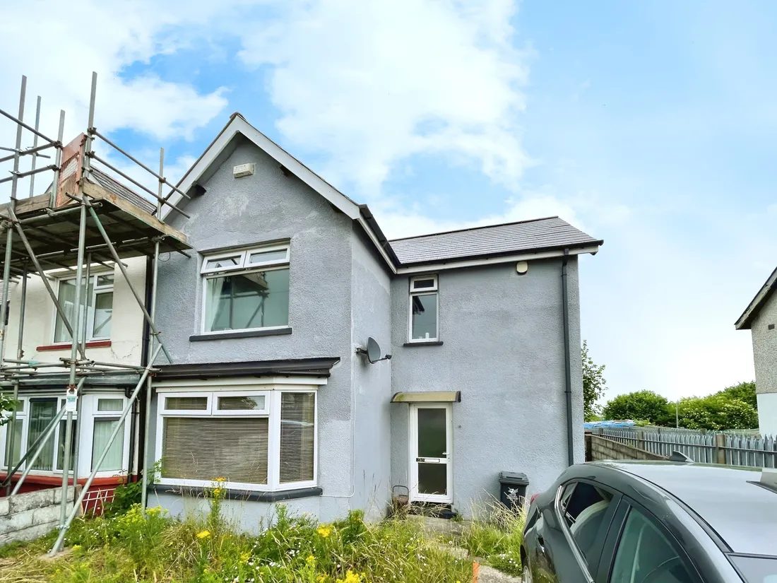 House Llewellyn Avenue in Cardiff