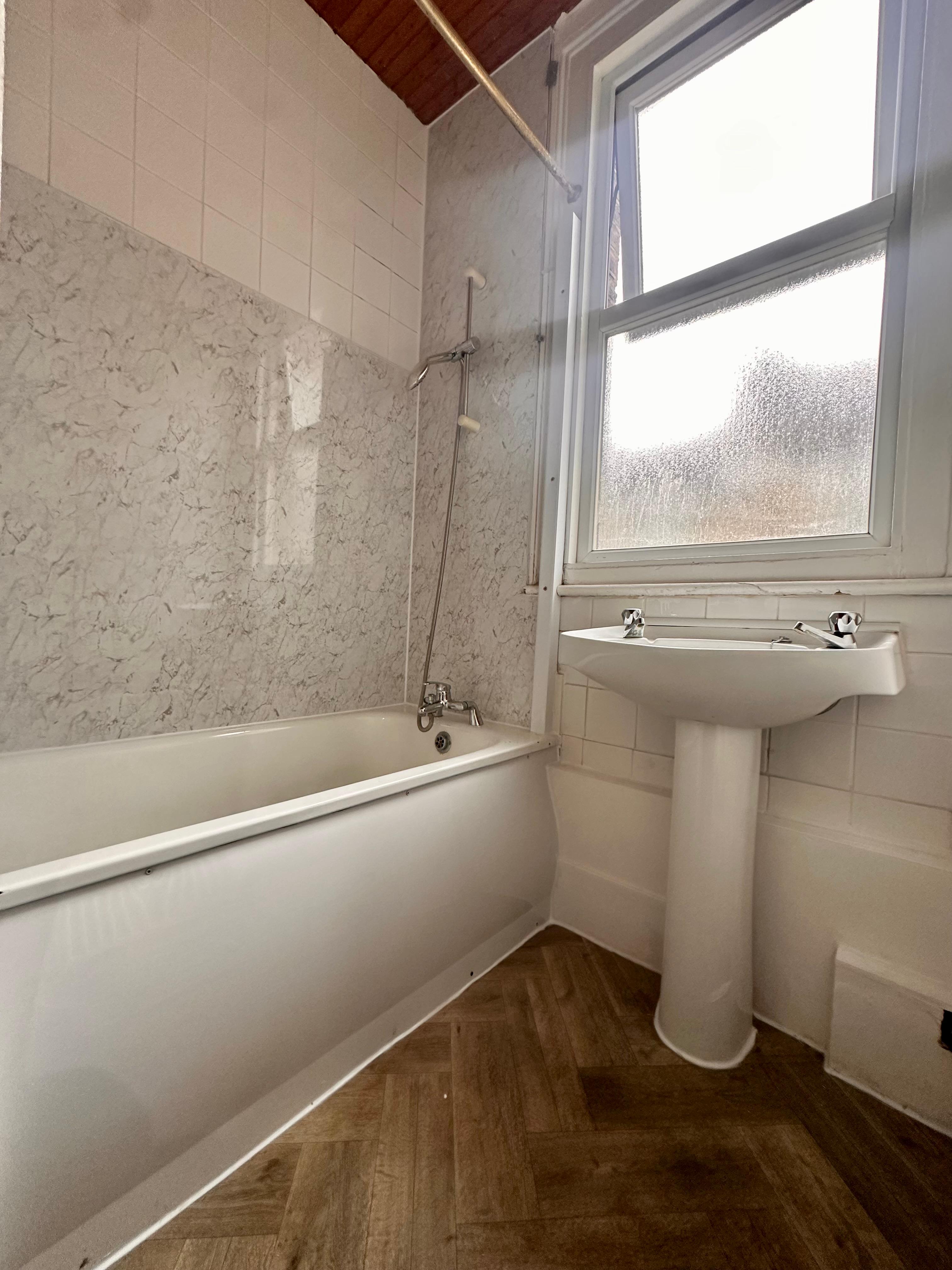 Flat Devonshire Road in Greater London