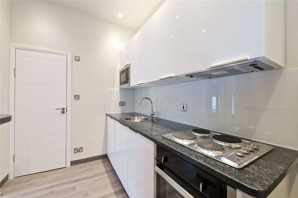 Flat Nevern Square in Greater London