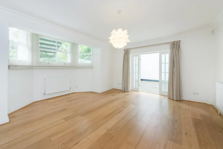 Flat Onslow Square in Greater London
