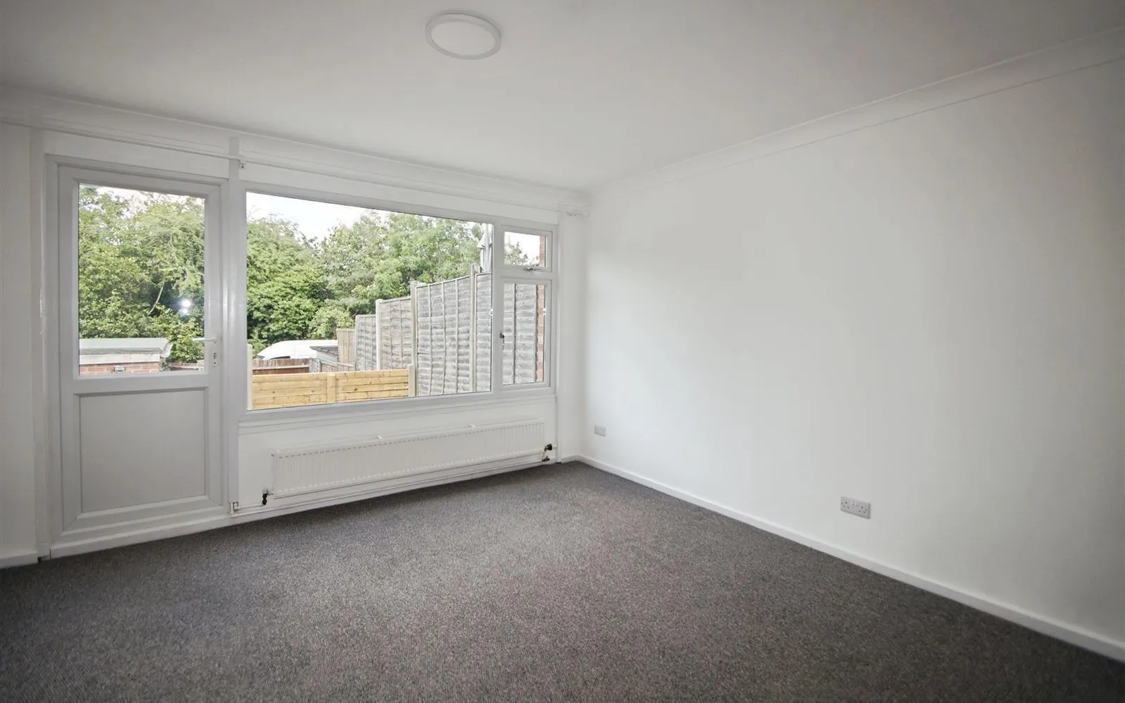 House Frobisher Road in Rugby