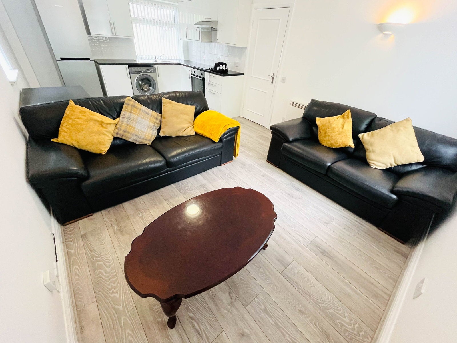 Flat West Grove in Cardiff