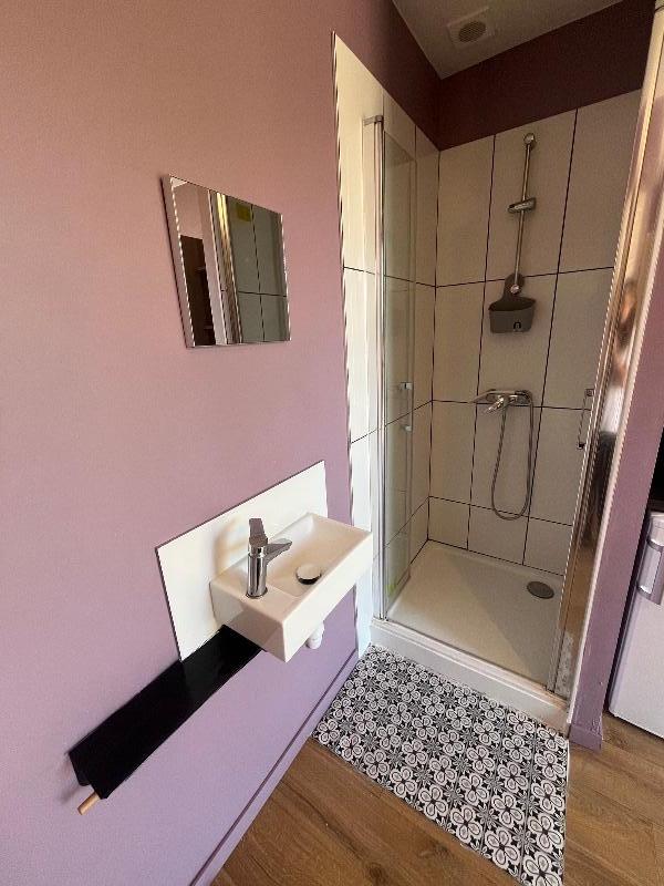 Room Rue des Treilles in Libourne