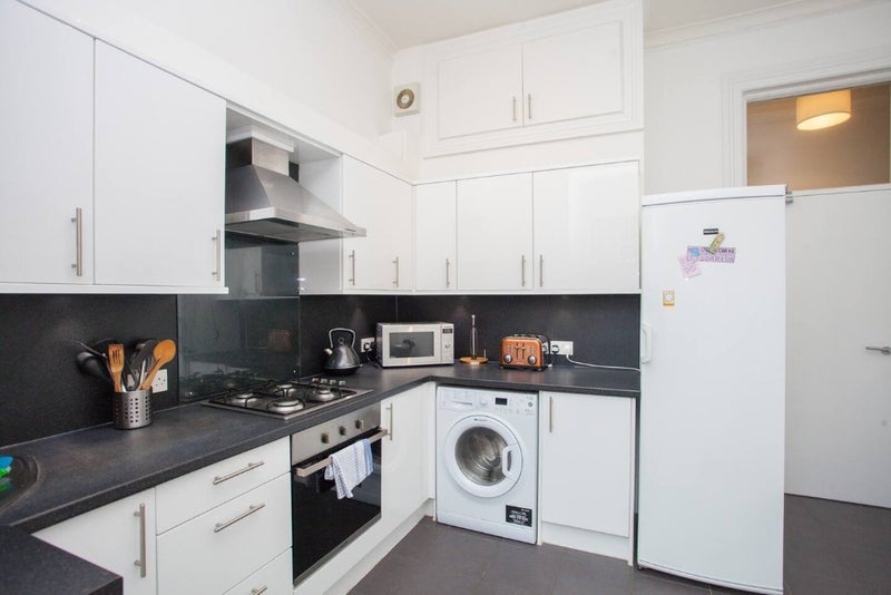 Room Craigmaddie Terrace Lane in Glasgow
