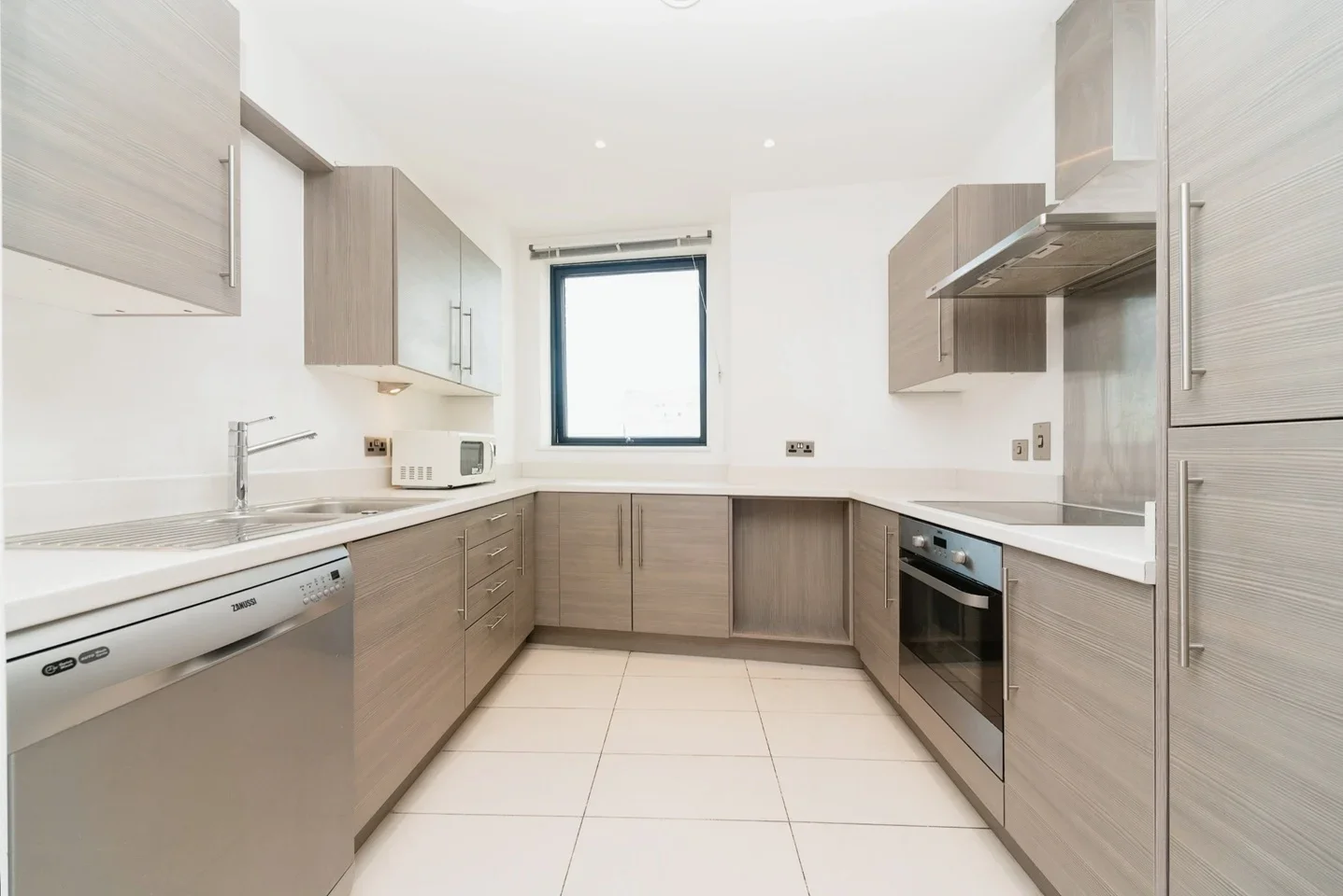 Flat Lockington Road in Greater London