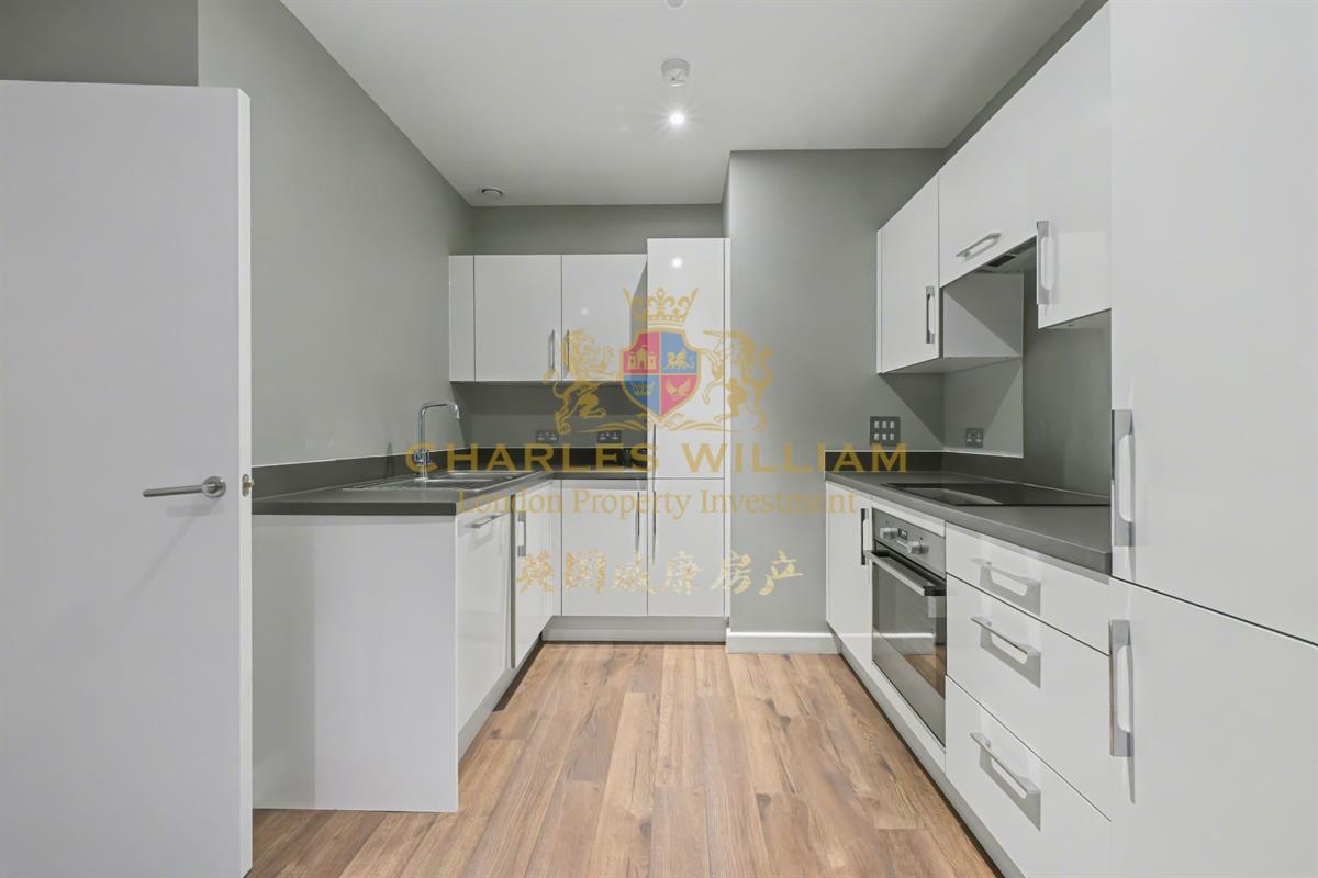 Flat Canter Way in Greater London