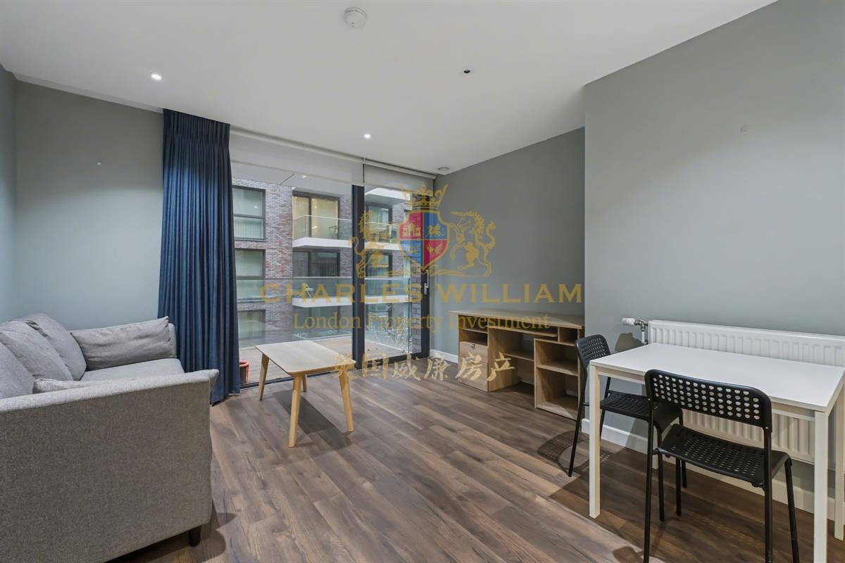 Flat Canter Way in Greater London