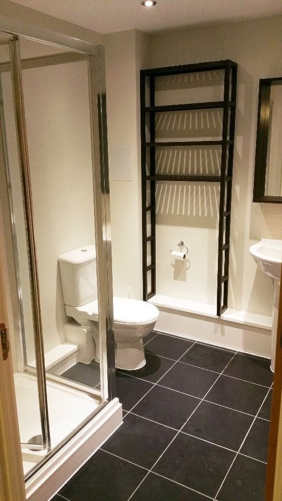 Flat Fairthorn Road in Greater London