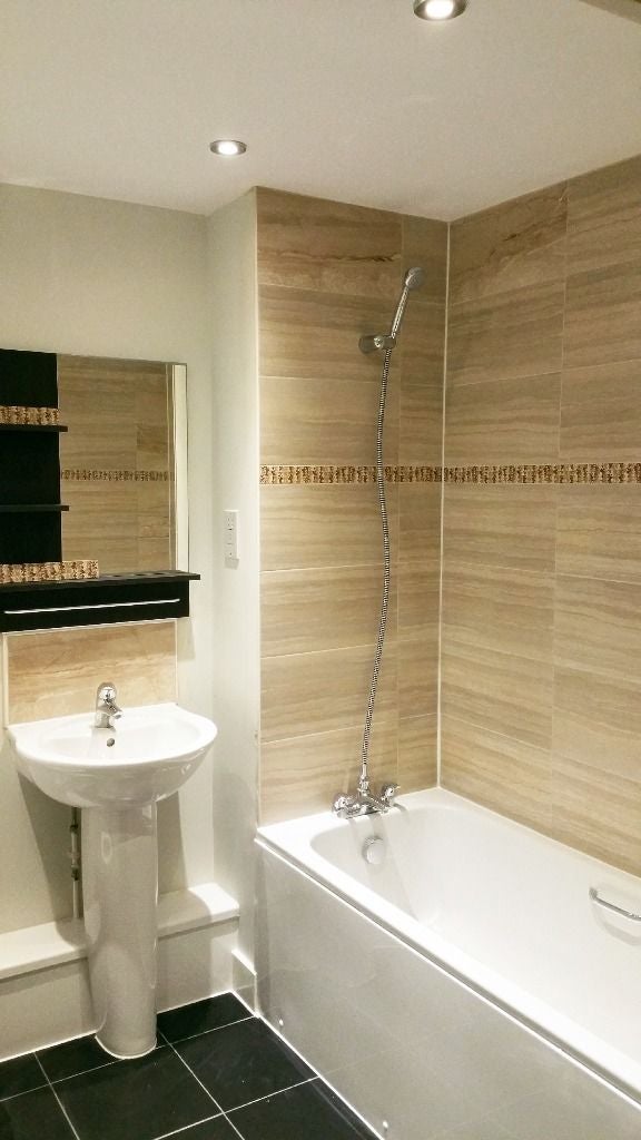 Flat Fairthorn Road in Greater London