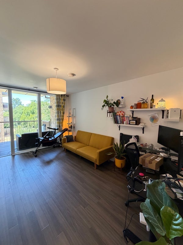 Room Adenmore Road in Greater London