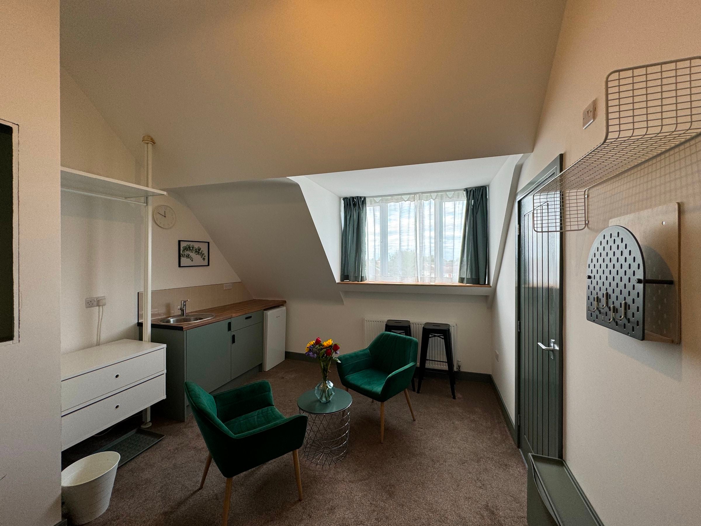 Room Larchfield Road in Doncaster
