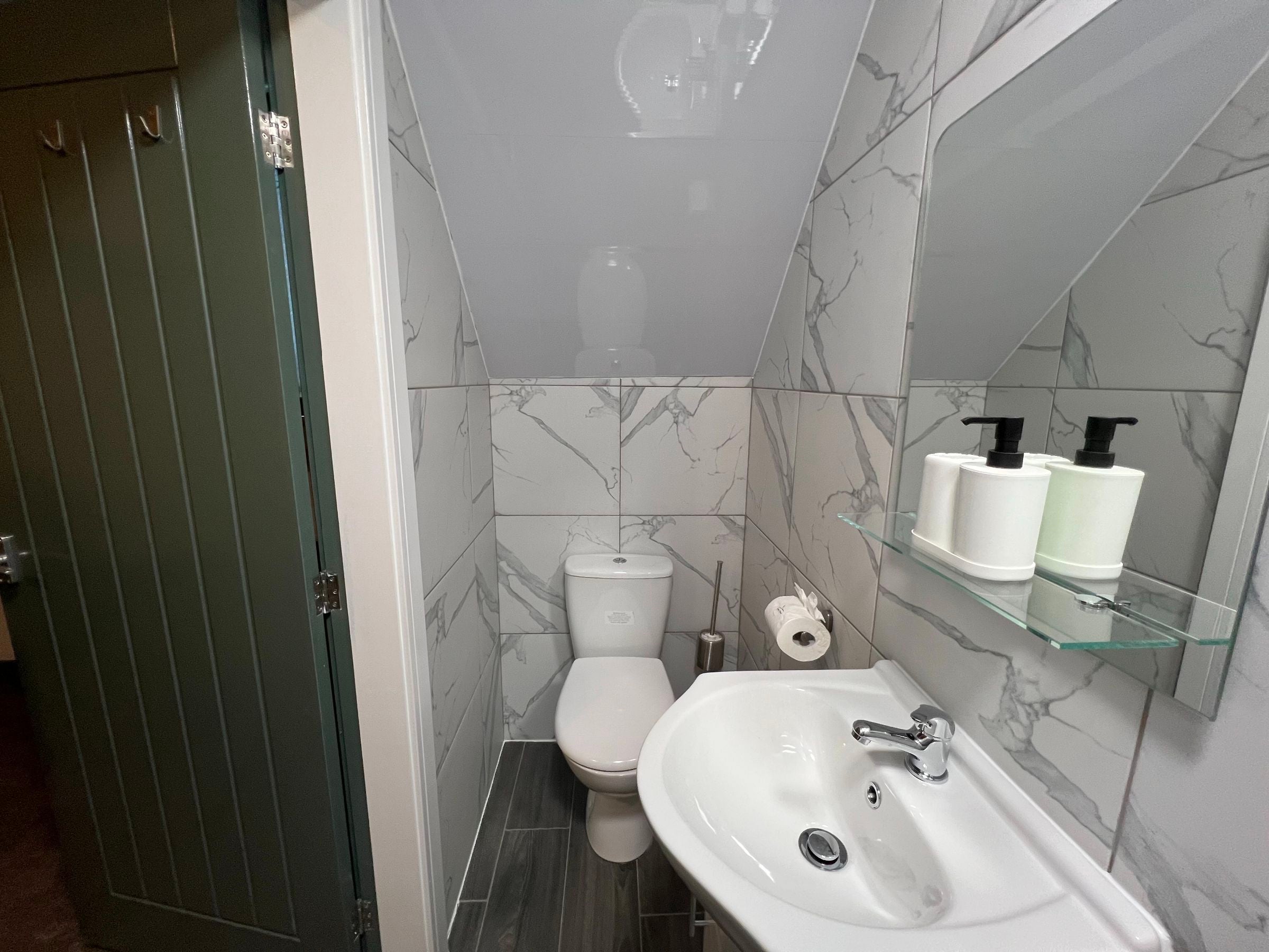 Room Larchfield Road in Doncaster