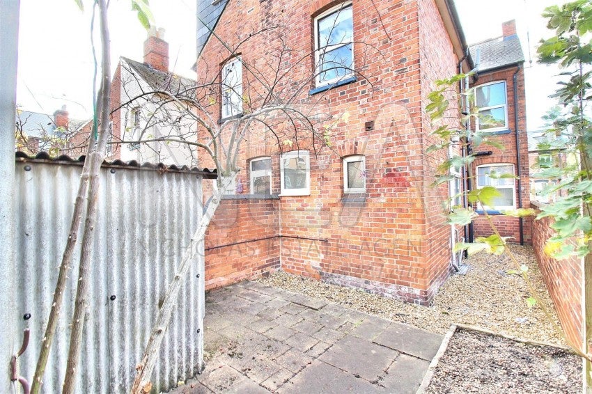 Room Ormsby Street in Reading
