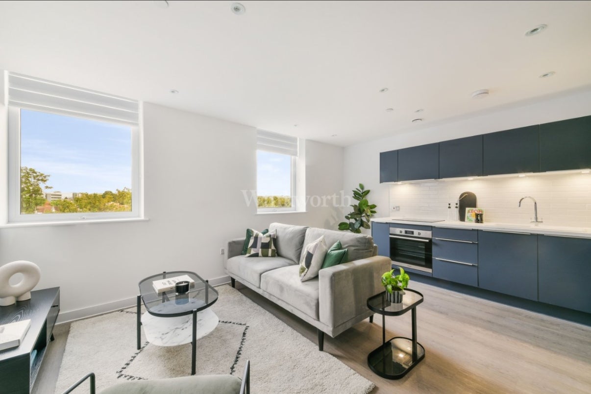 Flat Beckenham Road in Greater London