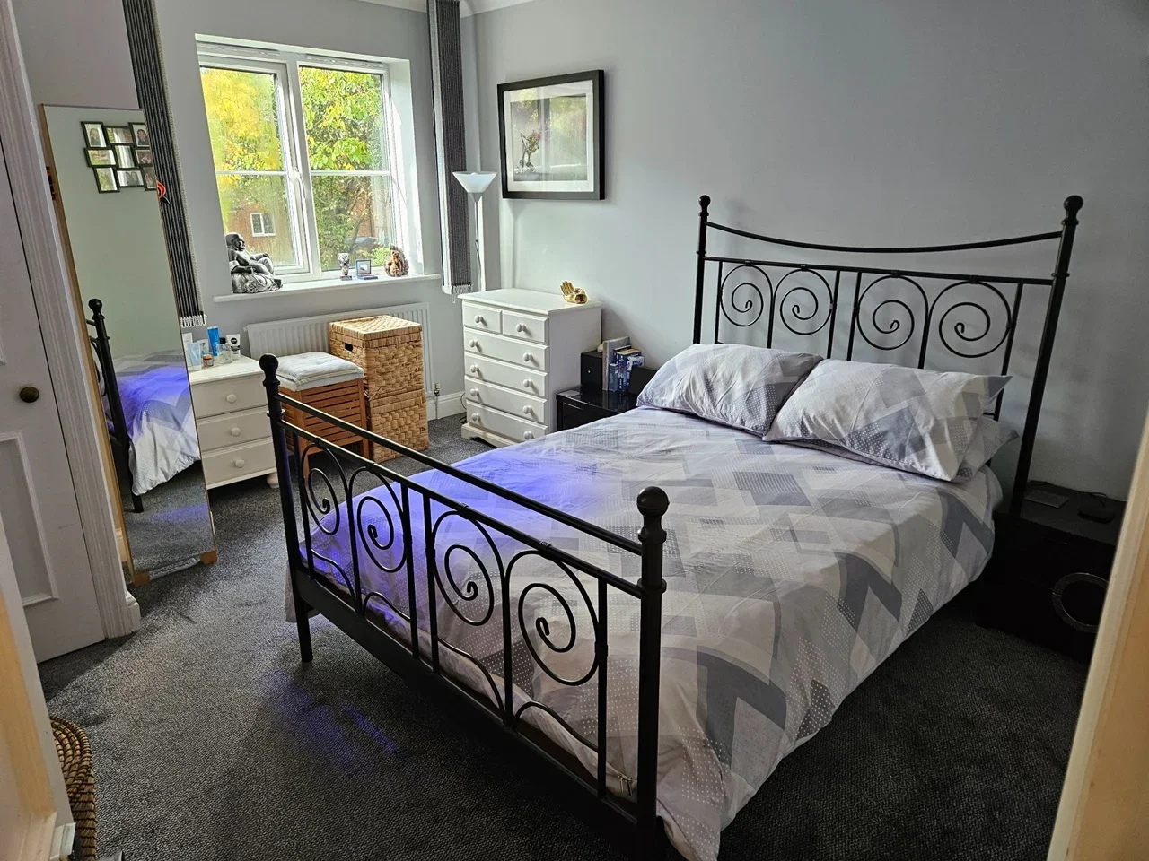 Flat Littlestone Close in Greater London